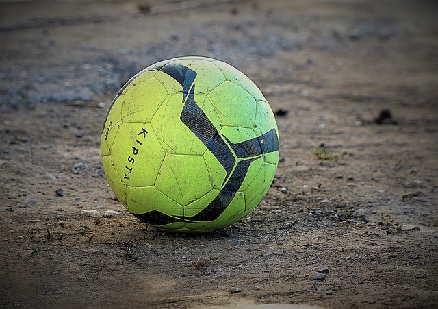 制中场占据 制中场占据